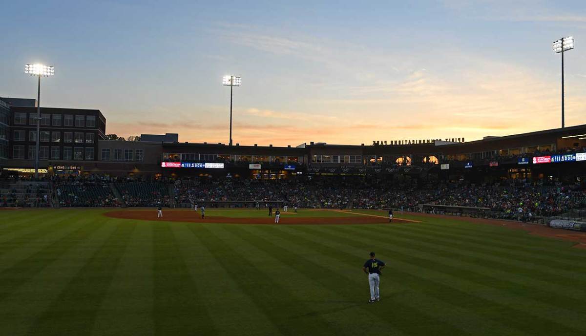 tim-tebow-baseball-twilight.jpg